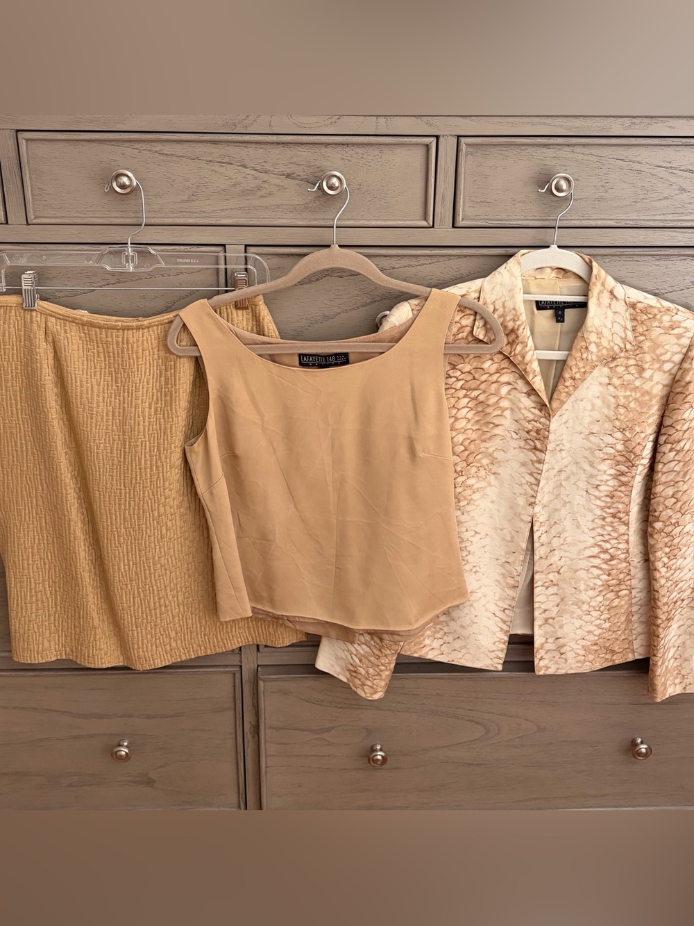 Lafayette 148 New York 3PC gold Silk-Blend skirt suit - size 6